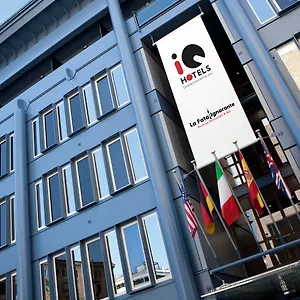 **** Hotell Iq Italien